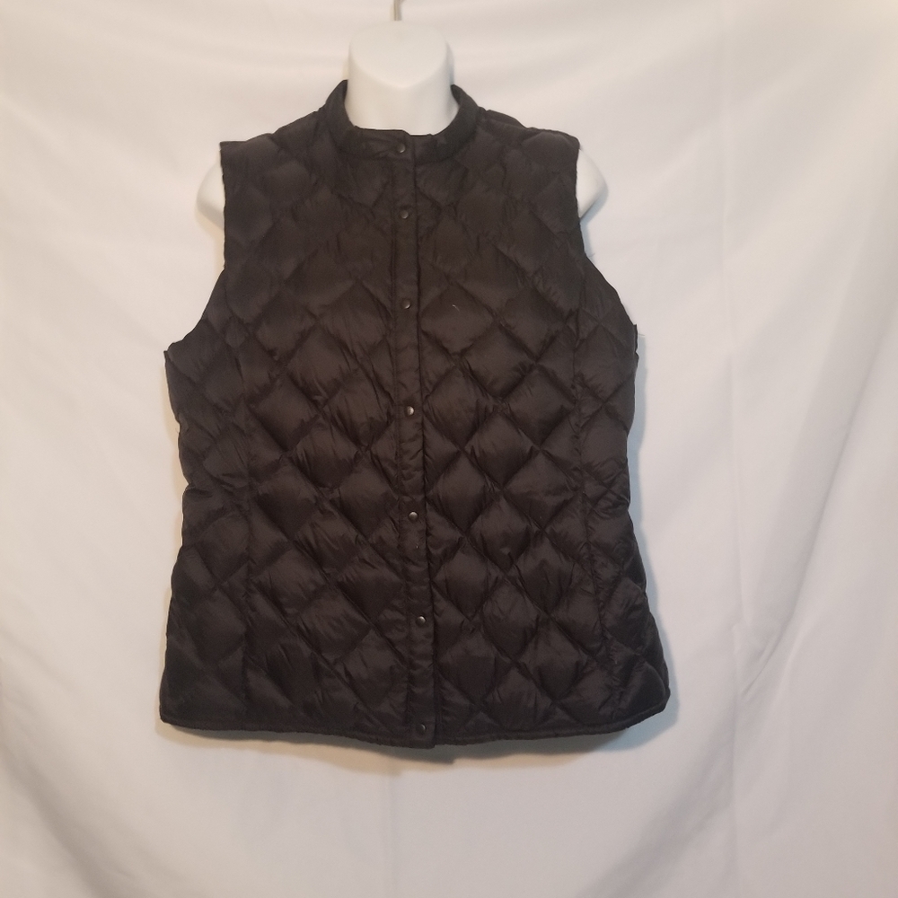 Attention black vest